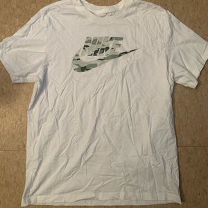 Nike men’s T-shirt size large